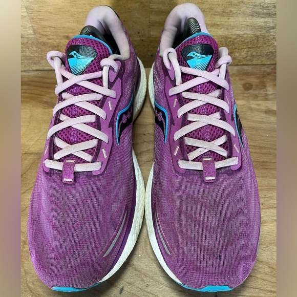 Saucony Triumph 19 Womens Sz 11.5 Running Shoes Sneakers Razzle Blaze S10678-30 - Picture 3 of 12
